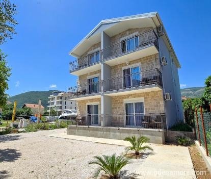 Lux Apartmani Maditeran, Privatunterkunft im Ort Bijela, Montenegro